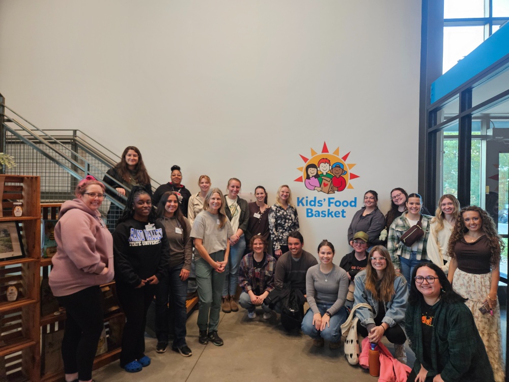 Dr. Langlois brings her SW 629 class to the Kids Food Basket